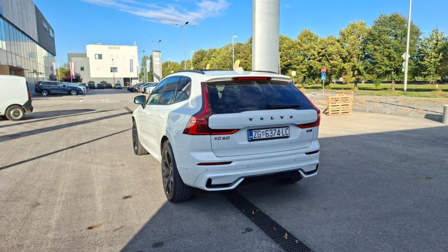 Volvo XC60 B5, ULTRA BACK EDITION , PANARAMA , NAV, TEMPOMAT, JAMSTVO, fotografija 9