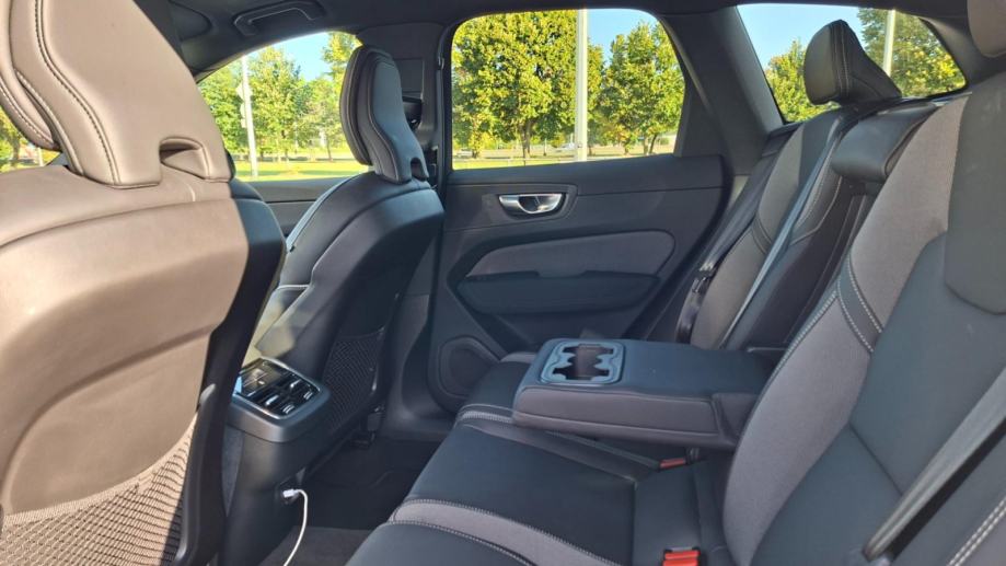 Volvo XC60 B5, ULTRA BACK EDITION , PANARAMA , NAV, TEMPOMAT, JAMSTVO, fotografija 15