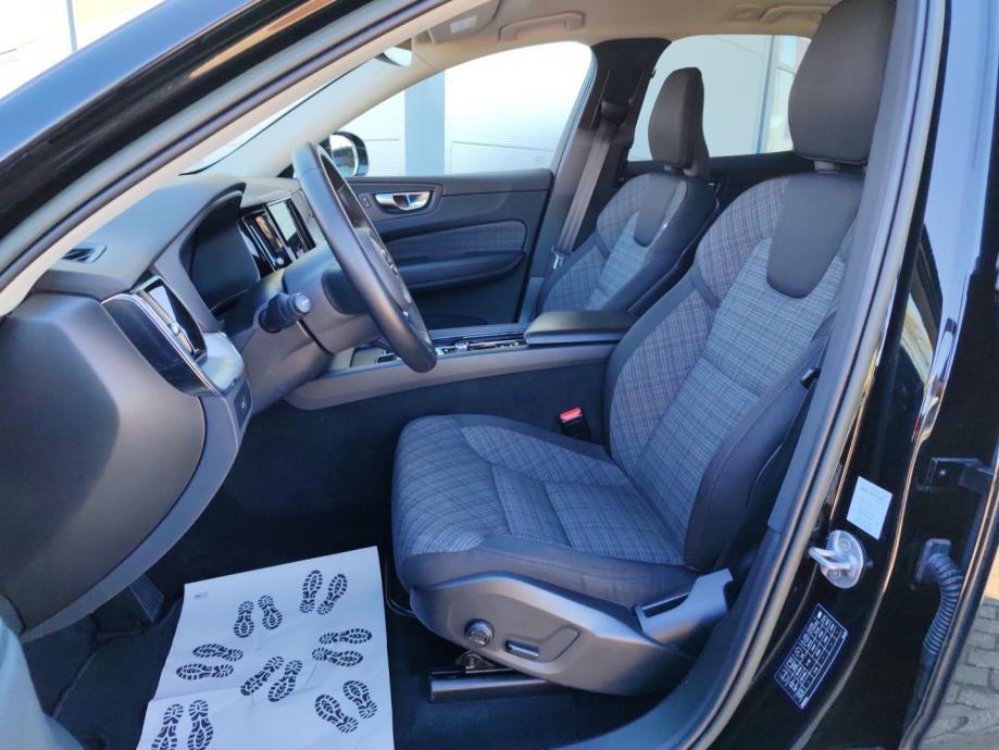 Volvo XC60 CORE, fotografija 9