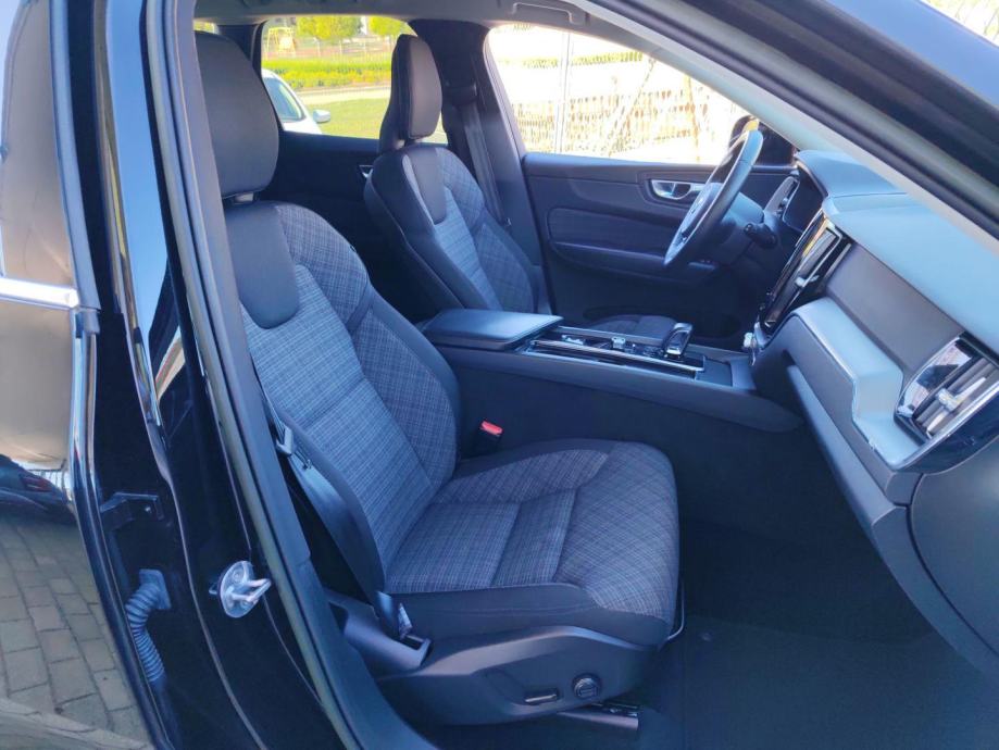 Volvo XC60 CORE, fotografija 11