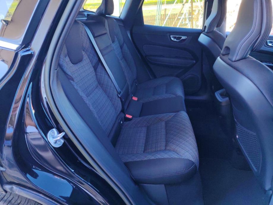 Volvo XC60 CORE, fotografija 12