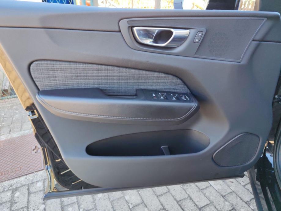 Volvo XC60 CORE, fotografija 13