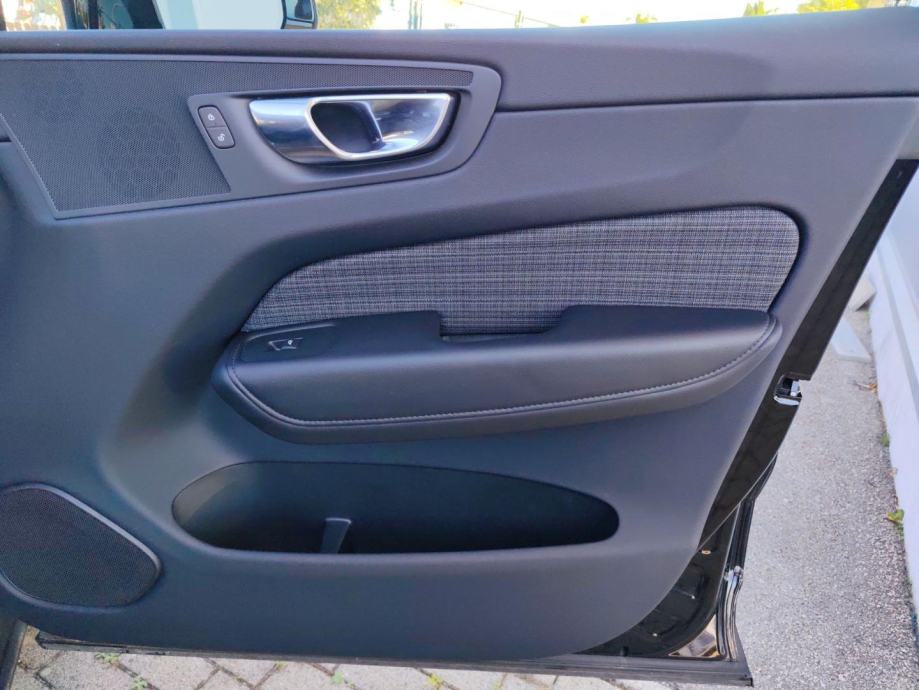 Volvo XC60 CORE, fotografija 14