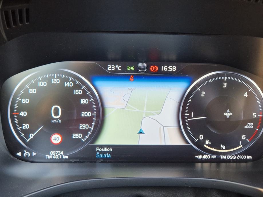 Volvo XC60 diesel, 90.000 km, servisna knjiga, nikad udaran, fotografija 10