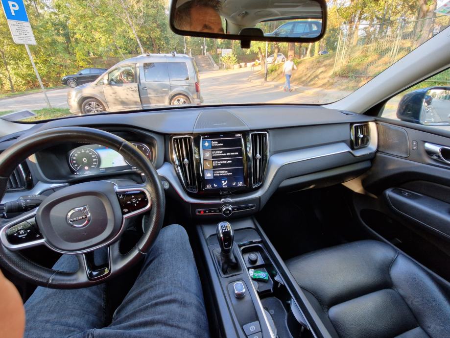 Volvo XC60 diesel, 90.000 km, servisna knjiga, nikad udaran, fotografija 17