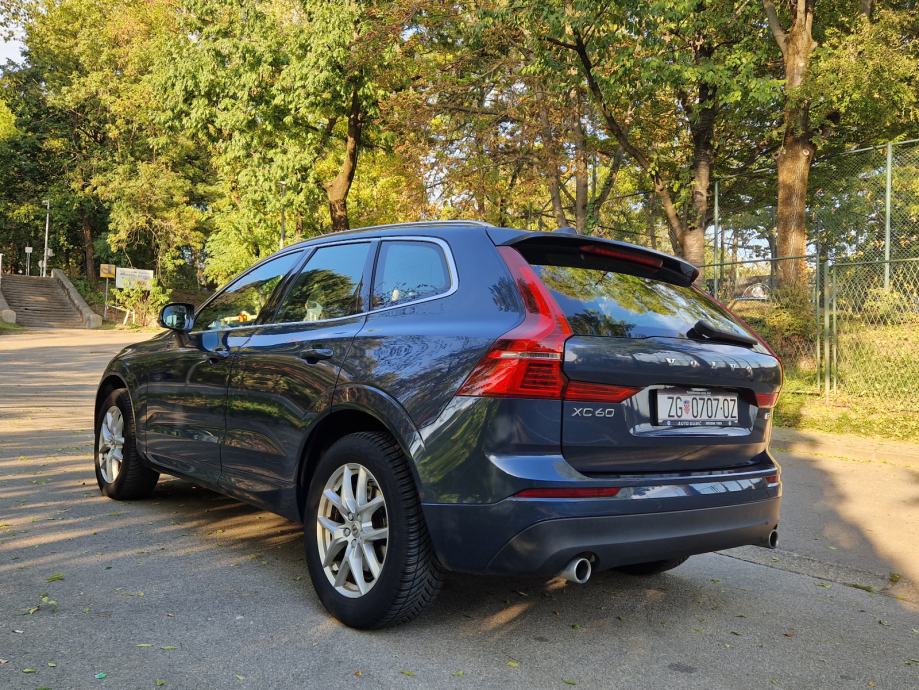 Volvo XC60 diesel, 90.000 km, servisna knjiga, nikad udaran, fotografija 2