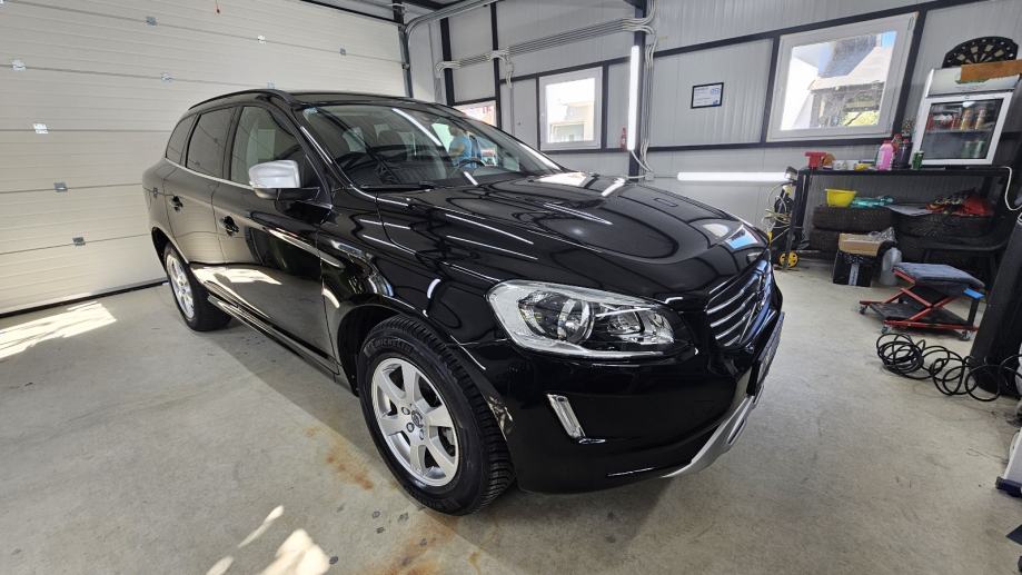 Volvo XC60 FWD D3, fotografija 10