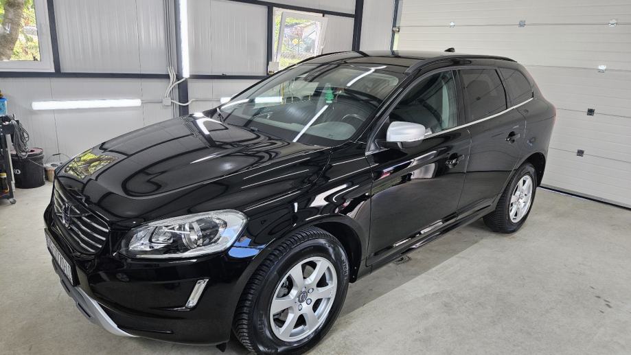 Volvo XC60 FWD D3, fotografija 11