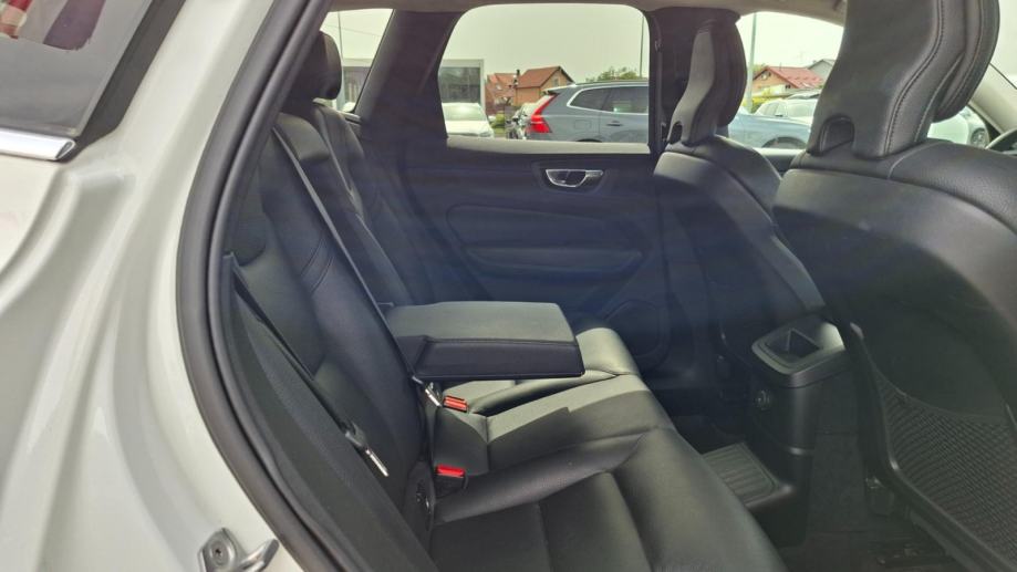 Volvo XC60 T6 PHEV INSCRIPTION AWD, NAV, KAMERA, TEMPOMAT, JAMSTVO, fotografija 18