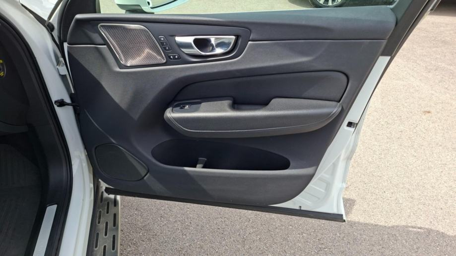 Volvo XC60 T6 PHEV INSCRIPTION AWD, NAV, KAMERA, TEMPOMAT, JAMSTVO, fotografija 20