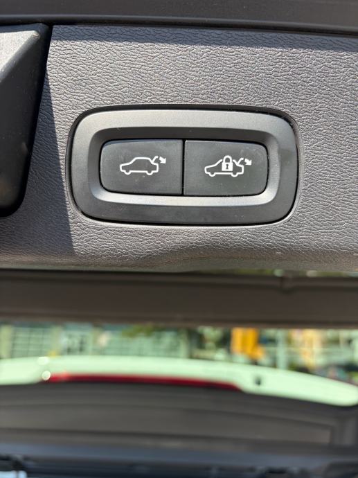 Volvo XC60 T6 recharge, Inscription, fotografija 13