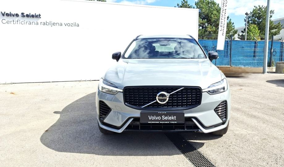 Volvo XC60 T8 PLUS DARK, PANARAMA,NAV, TEMPOMAT ,, JAMSTVO, fotografija 2