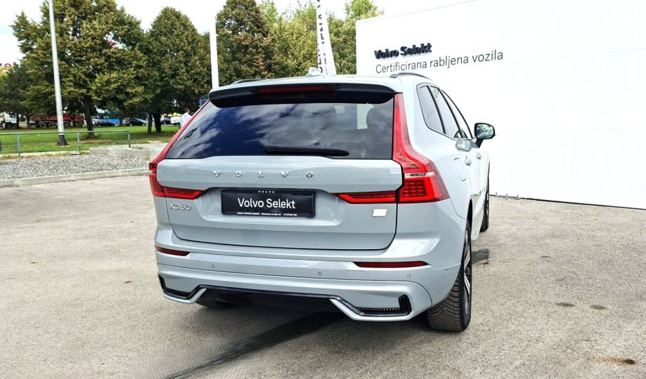 Volvo XC60 T8 PLUS DARK, PANARAMA,NAV, TEMPOMAT ,, JAMSTVO, fotografija 5