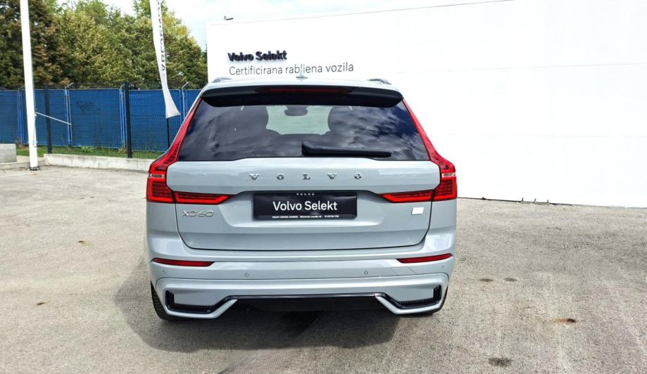 Volvo XC60 T8 PLUS DARK, PANARAMA,NAV, TEMPOMAT ,, JAMSTVO, fotografija 6