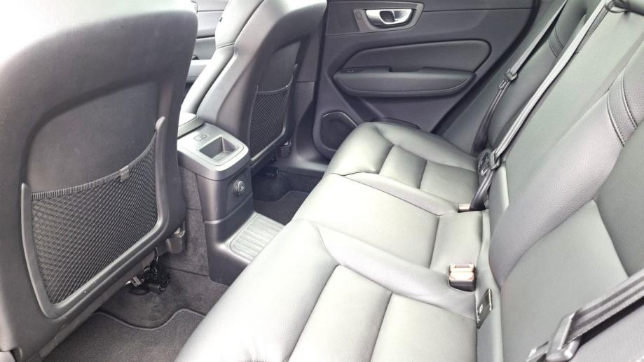 Volvo XC60 T8 PLUS DARK, PANARAMA,NAV, TEMPOMAT ,, JAMSTVO, fotografija 13
