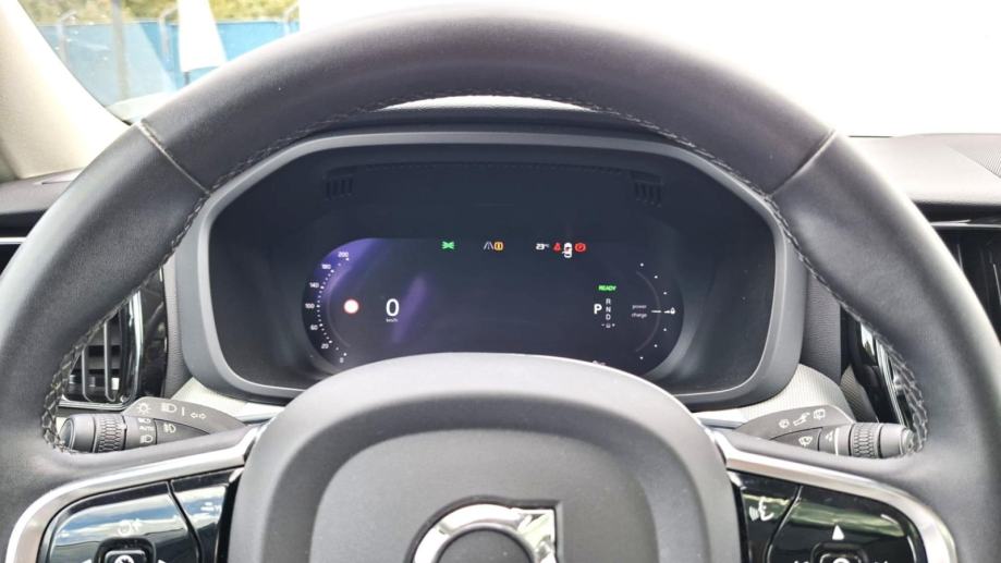 Volvo XC60 T8 PLUS DARK, PANARAMA,NAV, TEMPOMAT ,, JAMSTVO, fotografija 18