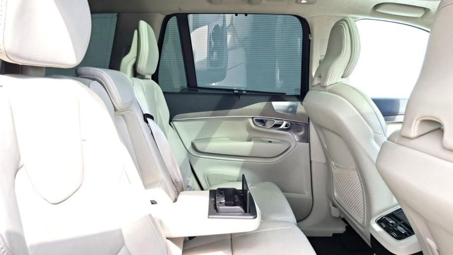 Volvo XC90 B5 AWD ULTRA BRIGHT, Panorama, 7 sjedala, JAMSTVO, fotografija 15