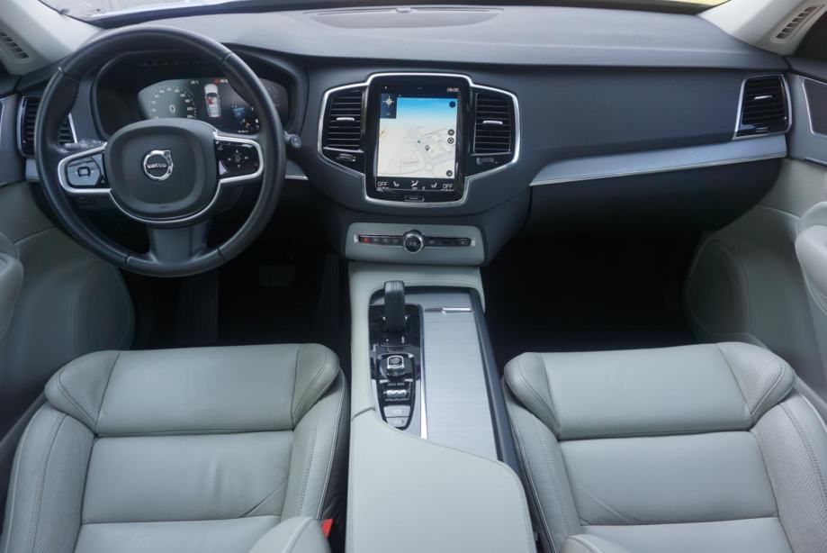 Volvo XC90 B5 DIZEL MOM. AWD 7SITZER, 2019 god.