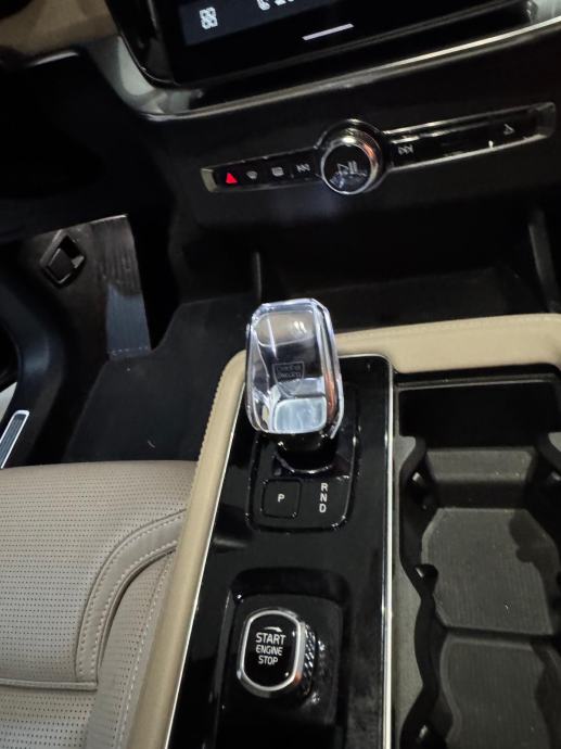 Novi Volvo XC90 B5 PETROL,Facelift,7 sjedala,250HP,22' ljetne+zimske, fotografija 6