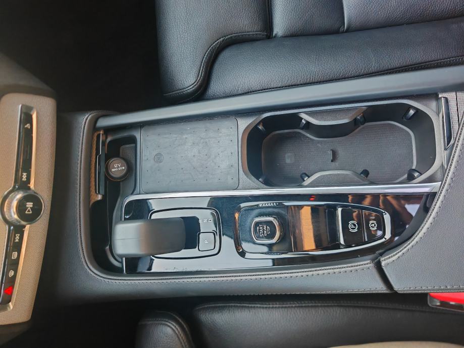 VOLVO XC90 T8 455/2024/ULTIMATE DARK AWD/7SJEDALA/U PDV-u, fotografija 13