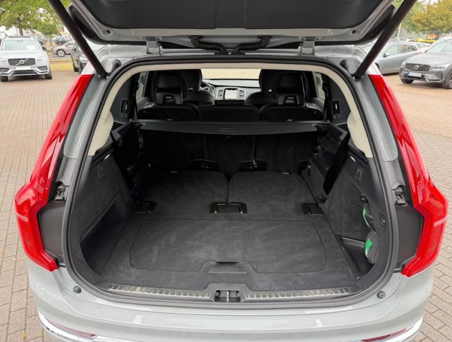 Volvo XC90 T8 Core Recharge Plug-In Hybrid AWD - U PDV-U, fotografija 10