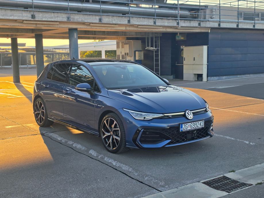VW Golf 8.5 1,5 eTSI R-Line Plus, DSG, 2024, fotografija 5