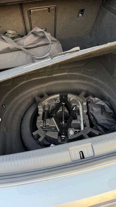 VW Arteon 2,0 TDI automatik - reg. 07/2027, fotografija 19