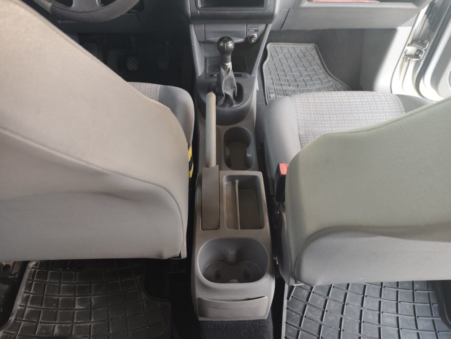 VW Caddy 1,6, fotografija 13