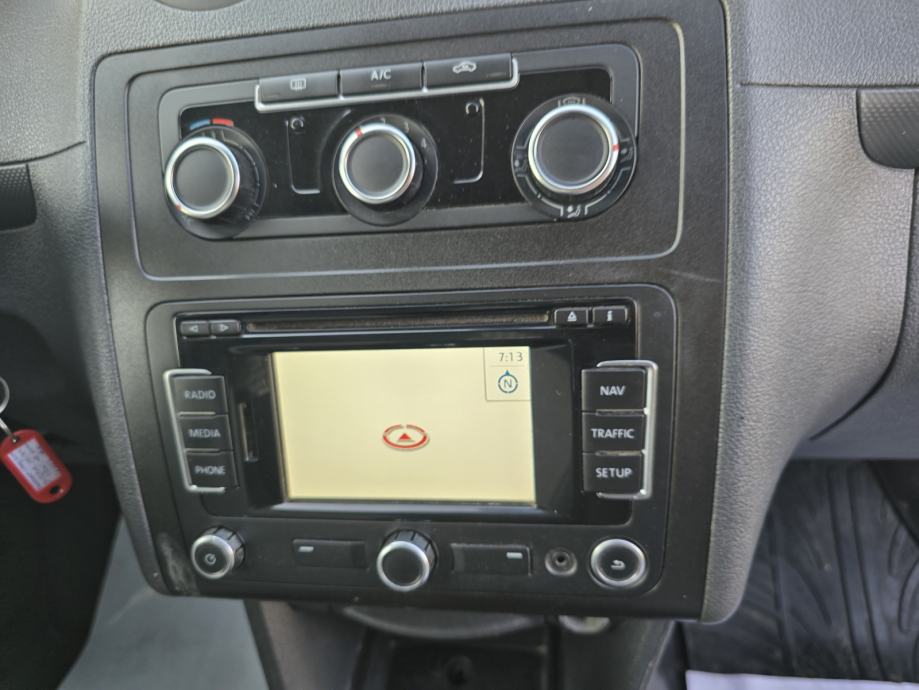 VW Caddy 1,6 TDI-2014gd.md-KLIMA-navigacija,inox pragovi,bč.vrata,KART, fotografija 17