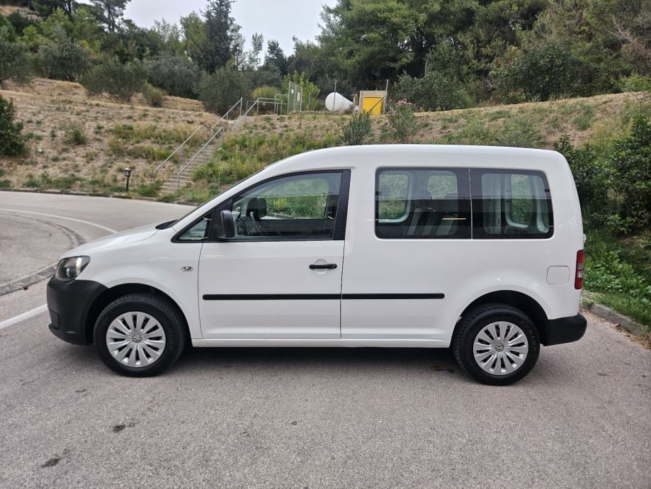 VW Caddy 1,6 TDI,izuzetno očuvan, fotografija 5