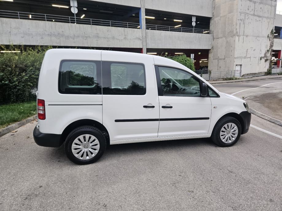 VW Caddy 1,6 TDI,izuzetno očuvan, fotografija 9