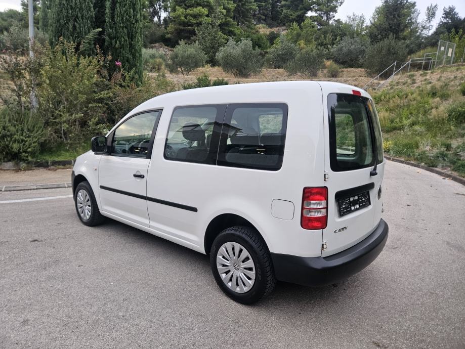 VW Caddy 1,6 TDI,izuzetno očuvan, fotografija 6