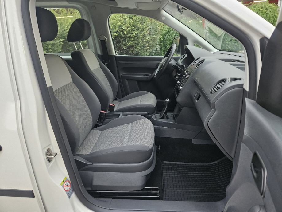 VW Caddy 1,6 TDI,izuzetno očuvan, fotografija 17