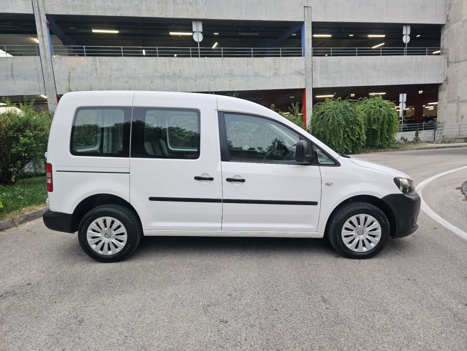VW Caddy 1,6 TDI,izuzetno očuvan, fotografija 10