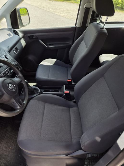 VW Caddy 1,6 TDI klima, fotografija 9