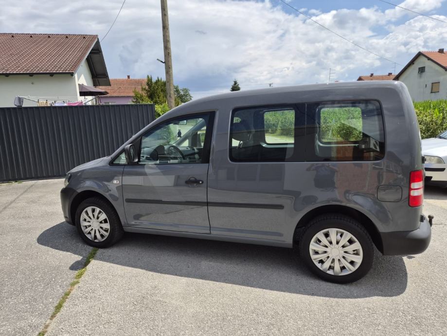 VW Caddy 1,6 TDI klima, fotografija 7