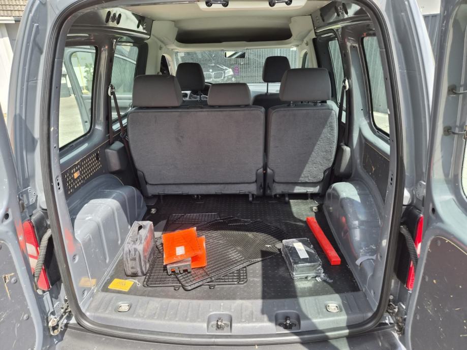 VW Caddy 1,6 TDI klima, fotografija 5