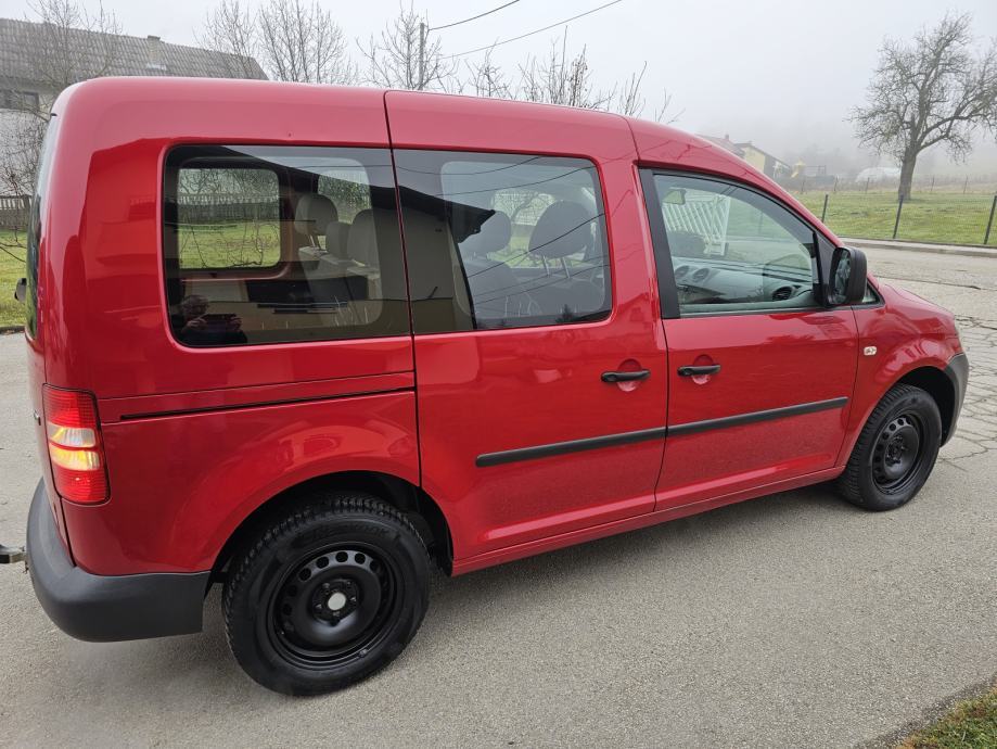 VW Caddy 1,6 TDI, fotografija 6