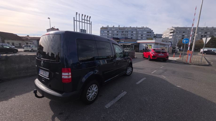 VW Caddy 1,6 TDI, fotografija 2