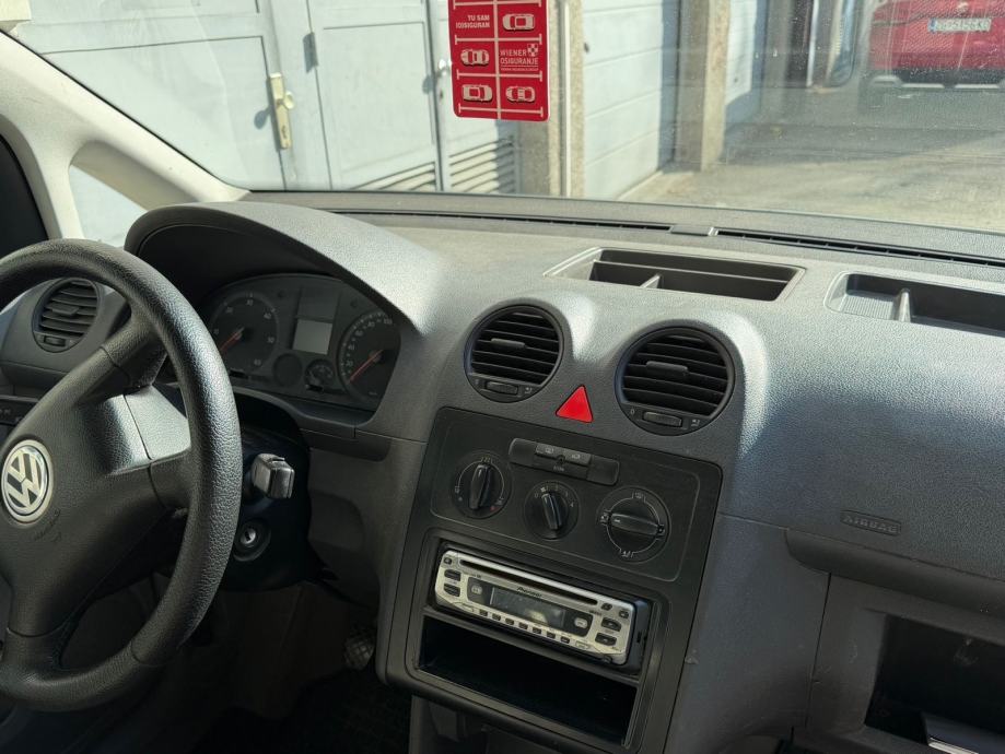 VW Caddy 2,0 SDI, fotografija 3
