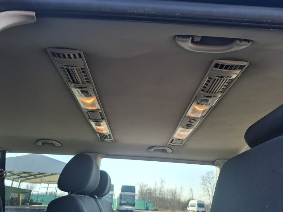 VW Caravelle 2.0 TDI, fotografija 17