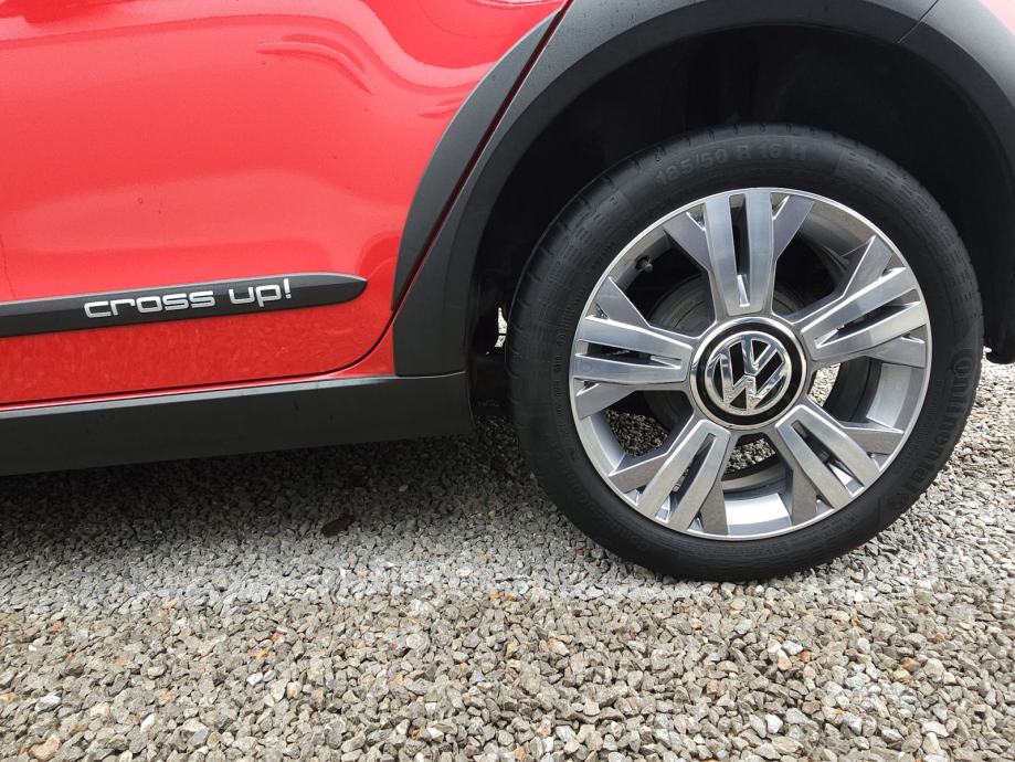 VW Cross Up! 2018. 1.0 75KS, fotografija 12