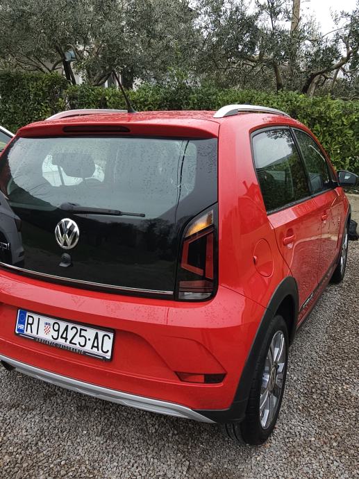 VW Cross Up! 2018. 1.0 75KS, fotografija 6