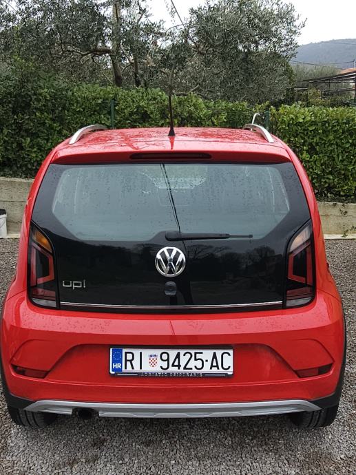 VW Cross Up! 2018. 1.0 75KS, fotografija 8