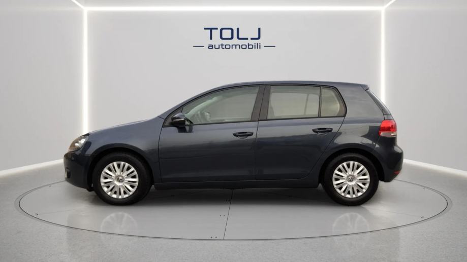 VW Golf 1,6 TDI**SENZORI**TEMPOMAT**REGISTRIRAN**, fotografija 3