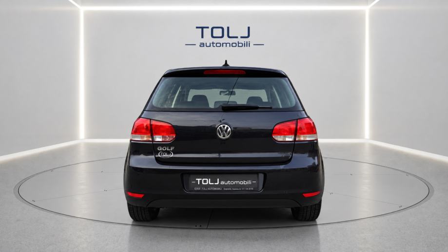 VW Golf 1,6 TDI**SENZORI**TEMPOMAT**REGISTRIRAN**, fotografija 5