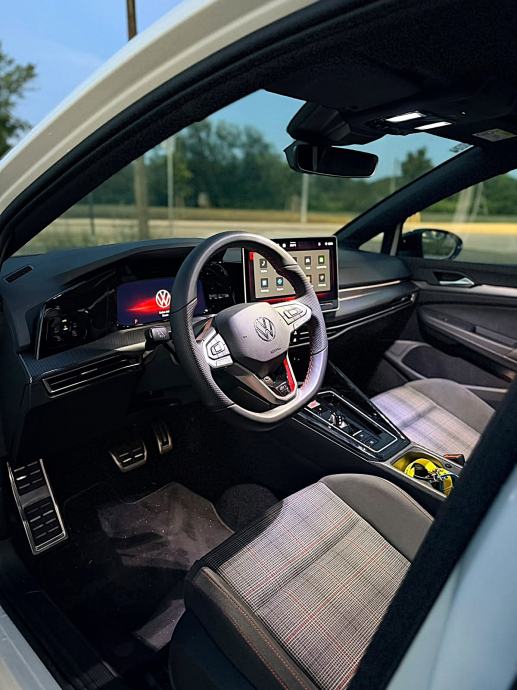 VW GOLF 8.5 2.0 GTI, fotografija 13