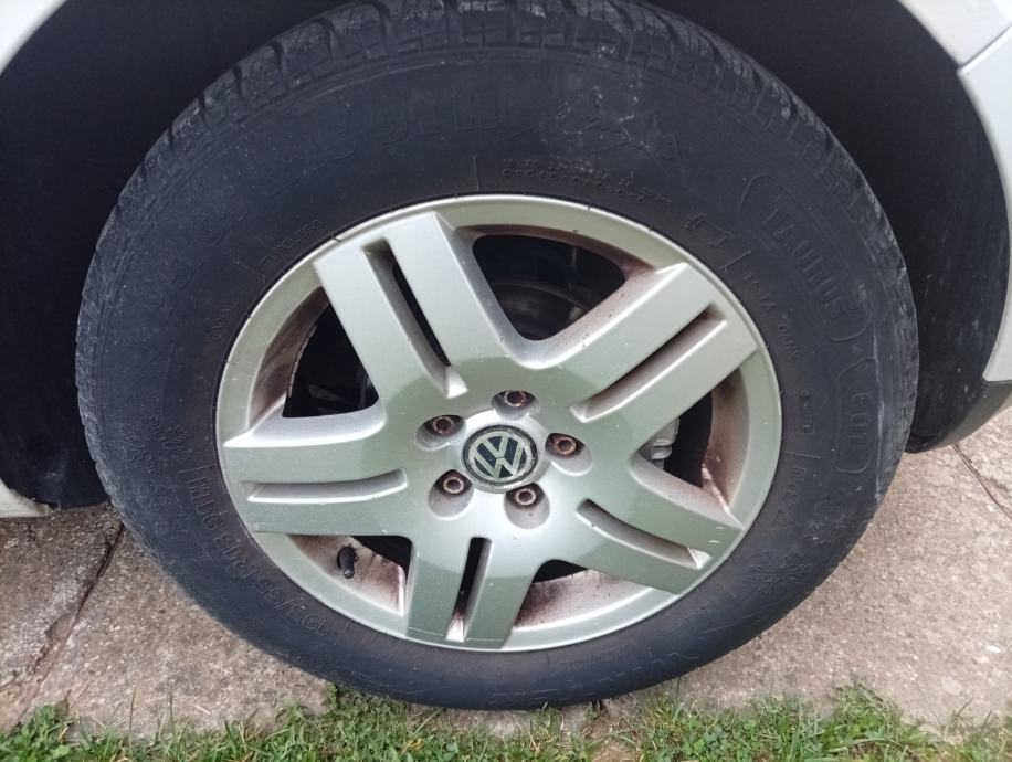 VW Golf 4 1,4 akcija - 649 eura, pogled izvana - slika 3