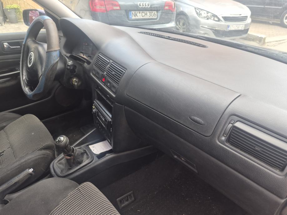 VW Golf 4 1,6, 2001, fotografija 4