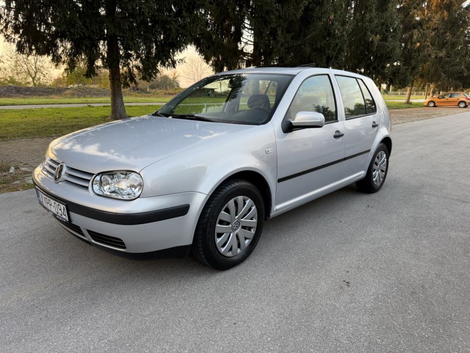 VW Golf 4 1.6 automatik, 5 vrata, siber, reg god dana, pogled izvana - slika 2